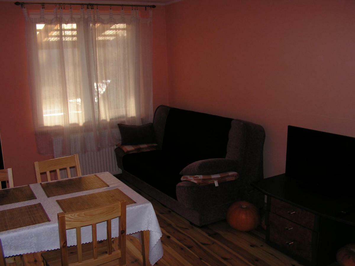 Winnica Na Lesnej Polanie Zabor Exterior photo